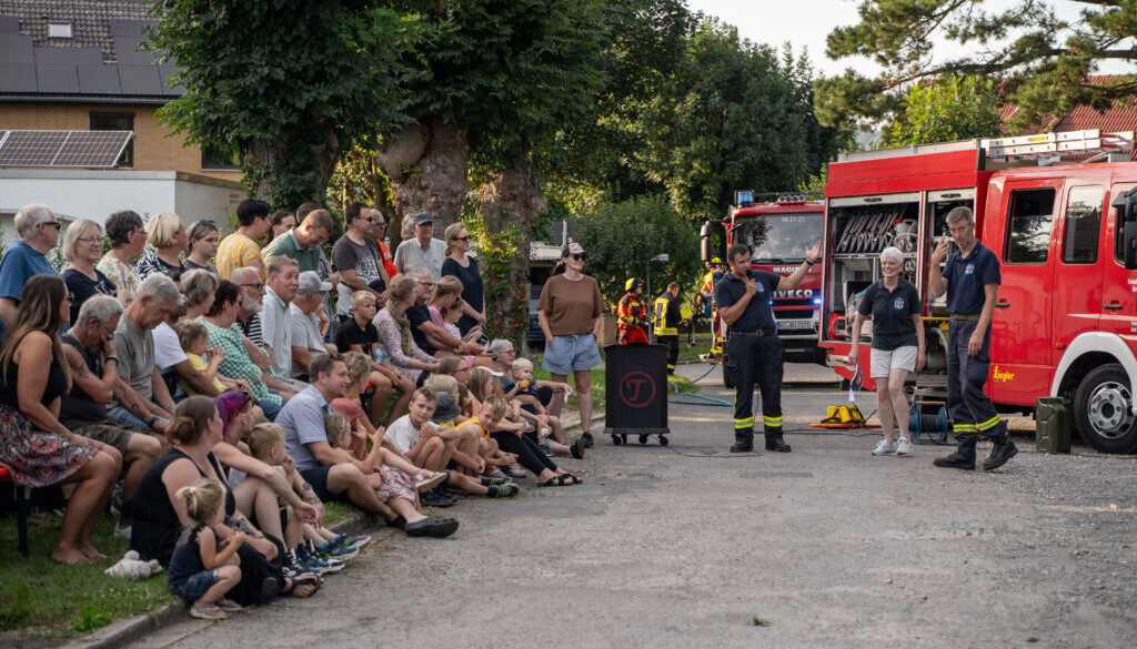 Showübung der Feuerwehr Burgstemmen mit technischer Rettung